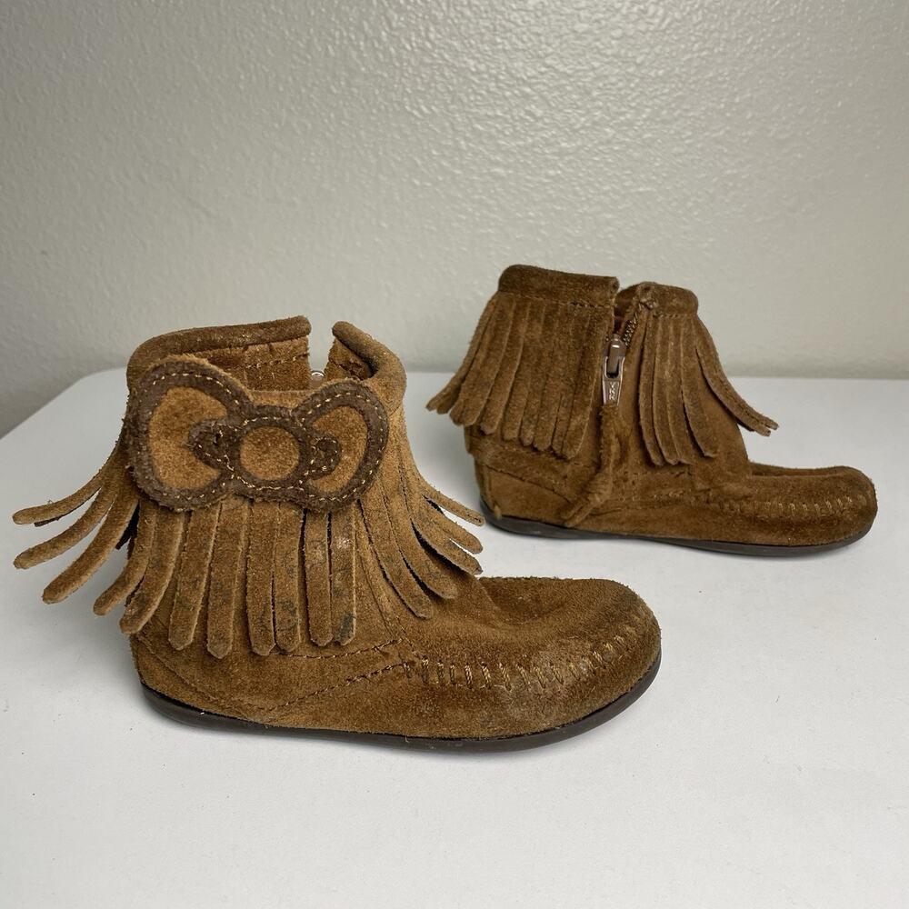 Minnetonka Hello Kitty Ankle Moccasins Toddler Size 7 Girls Brown Leather Fringe